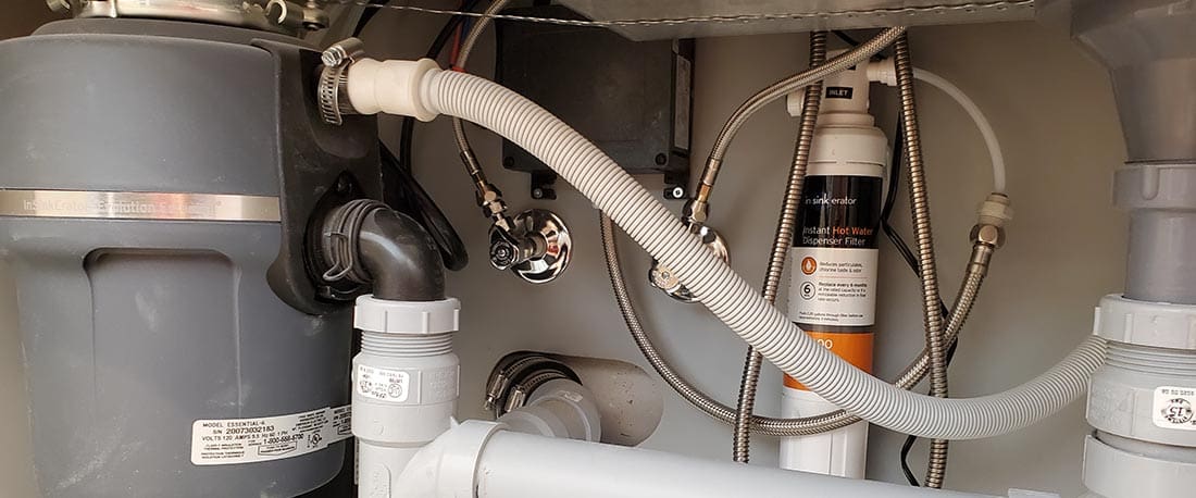 pipe leak repair in residential plumbing system